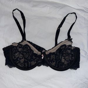 NWOT VICTORIA’S SECRET LACE BRA